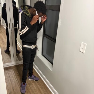 realj4krazy's profile picture. The🅱️keeper🐝this wea i dump my thoughts I LOVE DAT GETBACK🐺