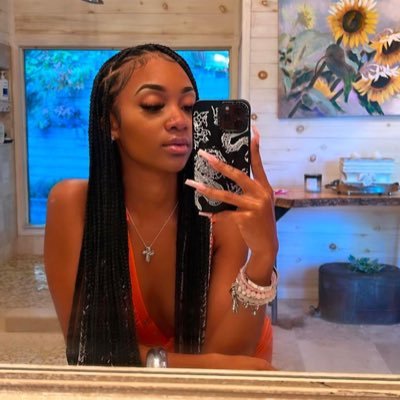 Jessybaddy2371's profile picture. Old Account Got Hacked Life Moves On 🚶‍♀️😔 New Account 💕😩 Kindly Follow Me Promise To Follow Back🫂💞