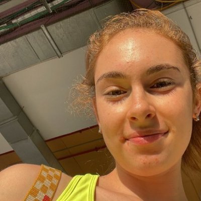 Bella572992's profile picture. i I'm a professional makeup artist