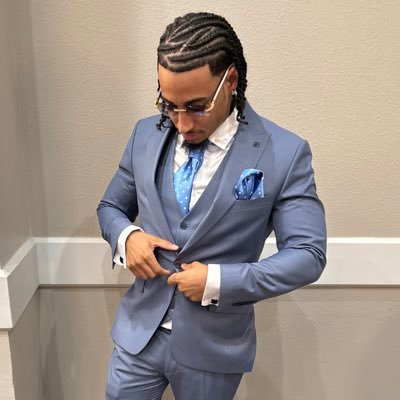 red_3133's profile picture. IG// @red_313