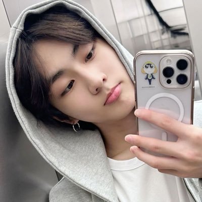 ikeu4eva's profile picture. in this enhallit shit forever 😭😭//Saw enha 8/12