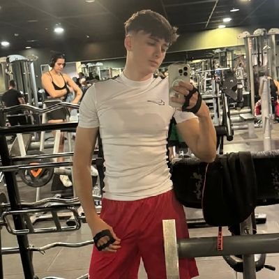 KeremmG05's profile picture. Bursa 20 yaş 
Fenerbahçe 
Sinema