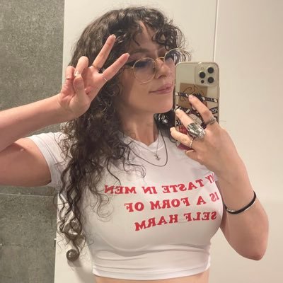 ladyleafeon18's profile picture. 