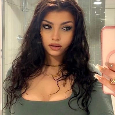 waldeque31483's profile picture. swing trader

dog mommy

wanderlust.

highlights for trading content subscribe to get

me☕💕