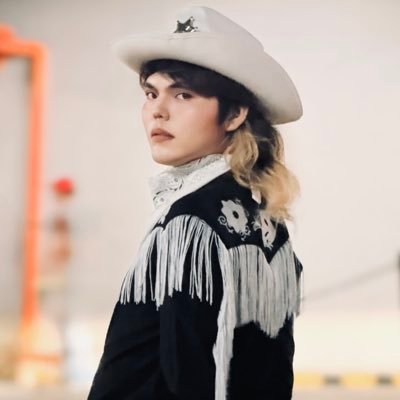 thesuperbrix's profile picture. ♓️ | Jack of all trades | San Beda