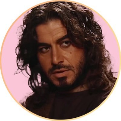 uat's profile picture. إفضفض.