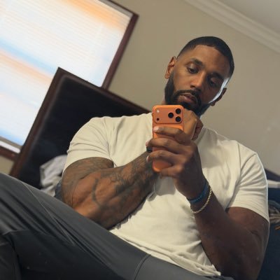 insidejoke317's profile picture. I support stingray violence, RIP Steve. IG: Howgate317 STRAIGHT MALE. I’m an ally not a participant. https://t.co/cjwYRre4wT