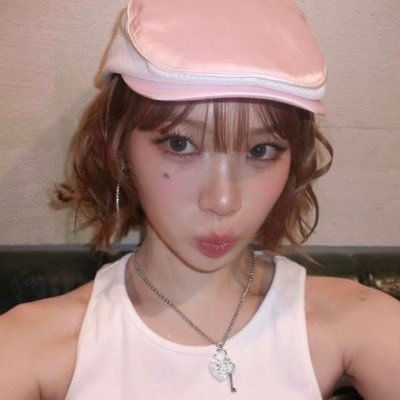 msgzuha's profile picture. lesserafim #1 fan eat it up‼️