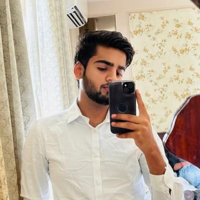 ae_mere_vatan's profile picture. A Humorous Man who loves to Swim 🪄