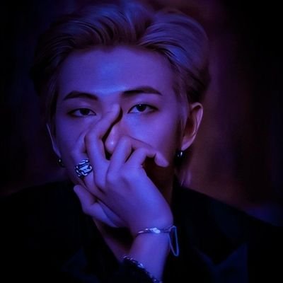 namjoons_pen's profile picture. Namjoon-biased, ARMY
Currently living by: “then he flings it, fu¢k the algorithm” 
🚨toxic solo's & haters DNI🚨