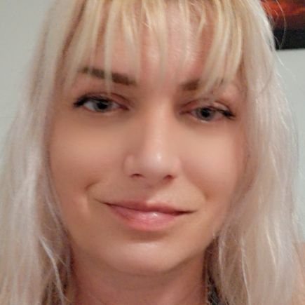 LWojdowska's profile picture. Ünterstütze das Land in dem du lebst oder lebe in dem Land das du unterstützt