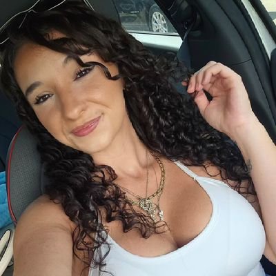 anna_croni90324's profile picture. I'm single and I'm looking for a long term relationship with the right man in my life