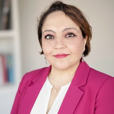 fralinor's profile picture. 😎 Creative Thinker
🌎 International Business Consultant 
👩‍🏫 Educator & Researcher 
🎨 Visual Artist - Magical realism 📷
☕ Speaker CreativeEconomy