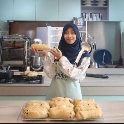 ptrksmwrdhn's profile picture. 🛫 Journaling, Cooking, Baking, Knitting, etc.