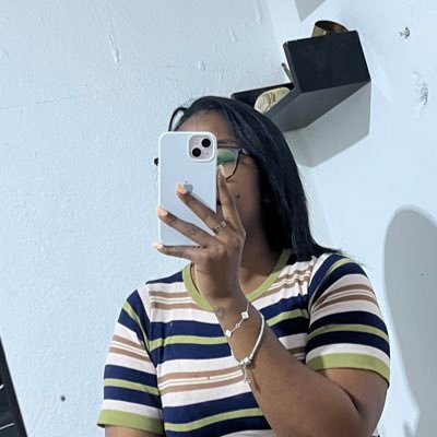 creusa_nana's profile picture. Everything at this time 🌹