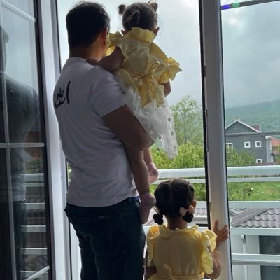 avrra3's profile picture. 