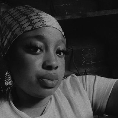 Omawumi_33's profile picture. 