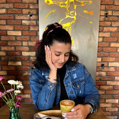 bita_azarii's profile picture. وا !