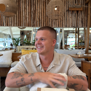 noudvstraaten's profile picture. Showing traders & investors how I make money. 
By sharing charts, market updates, trade setups, thoughts & portfolio recaps.