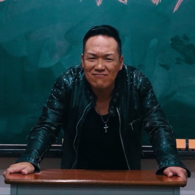 izumi__takashi's profile picture. I'm Izumi！ヒーロー不在のこんな時代だから俺への負担も自然とデカくなる｜芸能/音楽レーベル＆プロモーション会社(株)IZUMI PRO 代表取締役社長10年目。実演家・語り手、歌手、作詞曲家｜YouTubeで“ひとりトークギグ”、MV“TEENAGE”配信中｜山口県山陽小野田市出身 B型 ENFJ｜特技は格ゲー