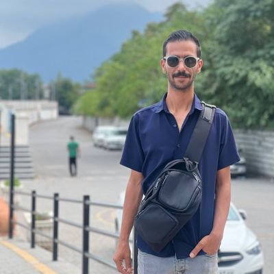 chichini123's profile picture. اکانت قبلیم متاسفانه فوت کرد
اگه فالوت کردم حتما از قبل میشناختمت ،توییت اولمو ببین یادت بیاد