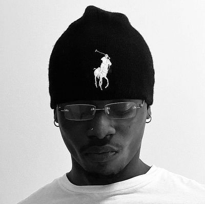 SharpMan_1's profile picture. Chelsea & vibes • Audiophile ♪☁️🕊️