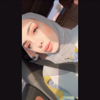 V_22_S's profile picture. دائرتي صغيره لأني أحب الجودة ، مو الكمية