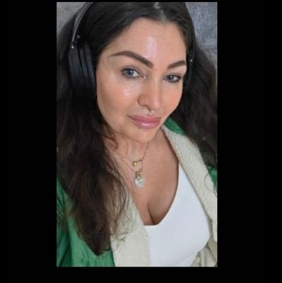 makeup2stayput's profile picture. 