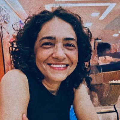 GloriaAzevedo_'s profile picture. Poeta, contista e outras críticas.