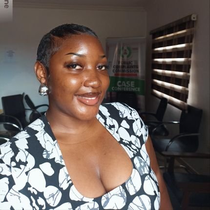 anjolaoluwa_ife's profile picture. Introvert, Makeup enthusiast, Artist, Modiste.