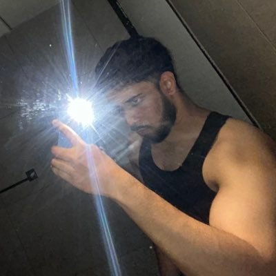 midfever's profile picture. turn to god ☝🏾