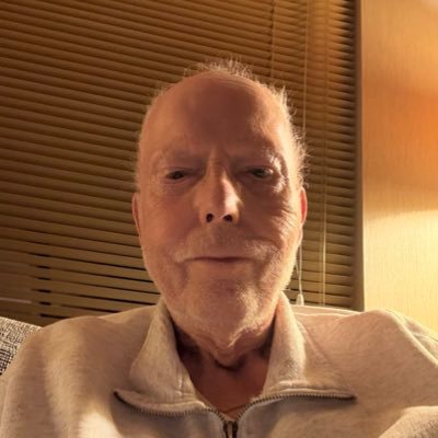 Lind222_smith's profile picture. 