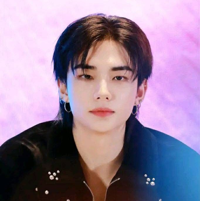 September9zf's profile picture. 