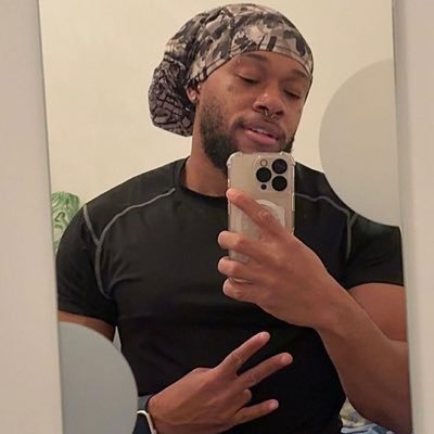 novhbk's profile picture. 