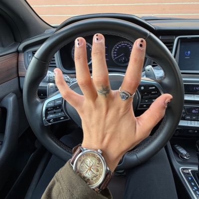 Wis326's profile picture. تحنيك انمي #تبنى_لاتشتري