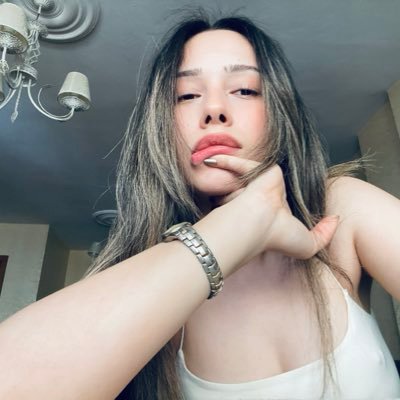 elifsevvallkaya's profile picture. 