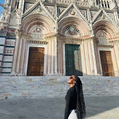 bin2sweet's profile picture. Founder of BeeAgricultural, logistics minister GGGA, GirlsForTheFuture ambassador, YMCA volunteer, Teacher, Miss Earth Gambia 2021, poet and writer ✍️