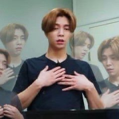 wavetojuni's profile picture. 