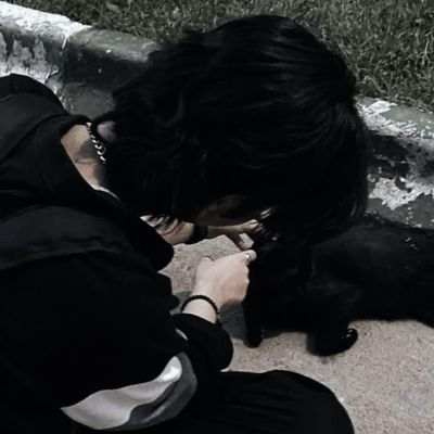 Arisedamon's profile picture. A roaming heart forever wandering.