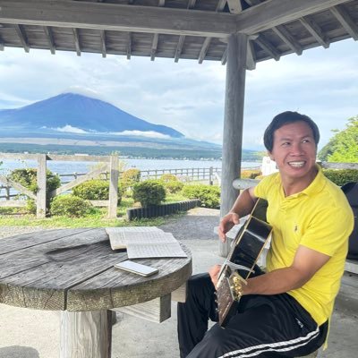 Royceluo2Luo's profile picture. Everyone when you are traveling to Japan we can play the shuttlecock together. 我们不一定要成为多有钱的人，但是我想我们必须做一个有爱的人。