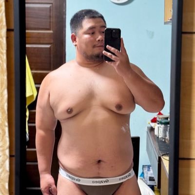 Tysonz02's profile picture. 非單身/非開放式/紀錄體態變化/希望可以從🐷➡️🐻/喜🐒/台泰混血