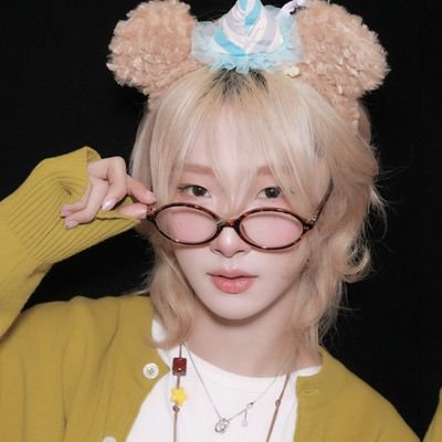 huyyettao's profile picture. Not Real, Remarkable NT1 mama. 2000's