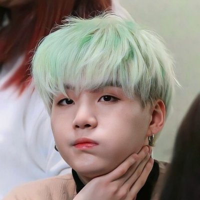 monijwan's profile picture. 'I hope you don’t forget that giving up decisively also counts as courage.' - yoongles

| 20 | ♋️ |