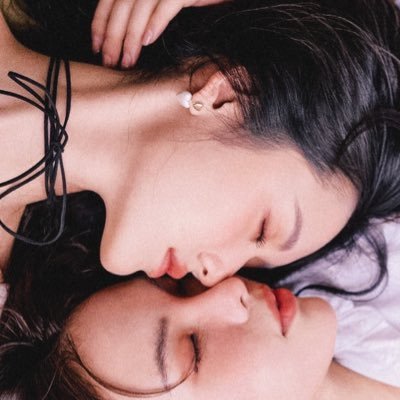 shanontop's profile picture. Why is everything so heavy?