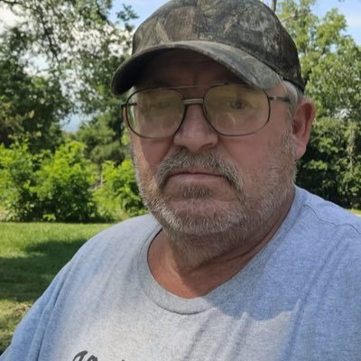 danielle_d12971's profile picture. I’m a simple man who likes honesty, peace, and good conversations.