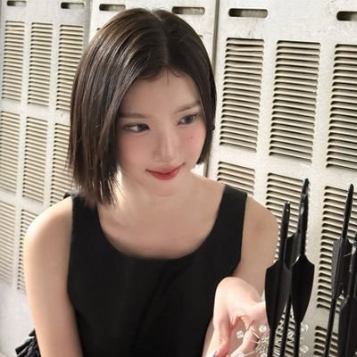 jiiwooa's profile picture. solely to roleplayer, 2OO6! my ability is to bewitch you under my ballet strawberry spell! 🍓 the leader dancer and visual bloom of hearts2hearts, i’m Jiwoo. 🎀