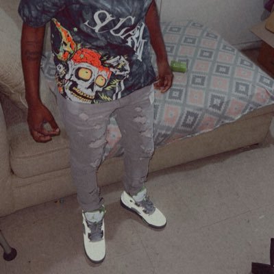 1NNOYA's profile picture. 👩🏾‍🦲