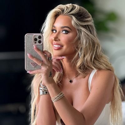 Liana_Gracex's profile picture. Your elegant CA muse — sweet, sexy, and just a touch naughty… ready to be your perfect FMTY ✈️✈️ 💌 LianaGrace1@proton.me