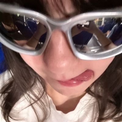 yayeep7's profile picture. un día me funaron kpopers y me dijeron gorda nariz de tampón 🙏🏼