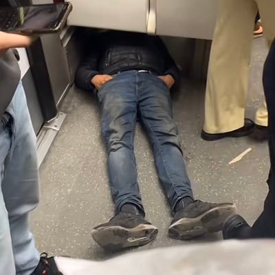 19rhb's profile picture. 